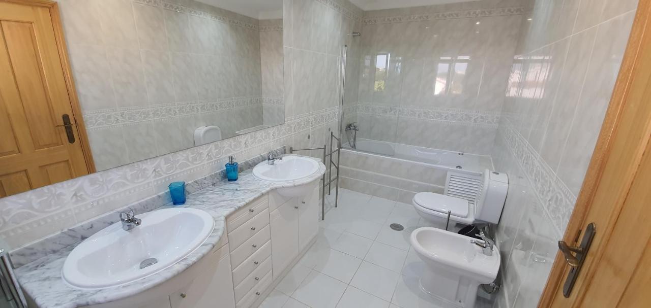 Sunset Villa By Laranjal Rentals Ольос де Агуа Екстериор снимка