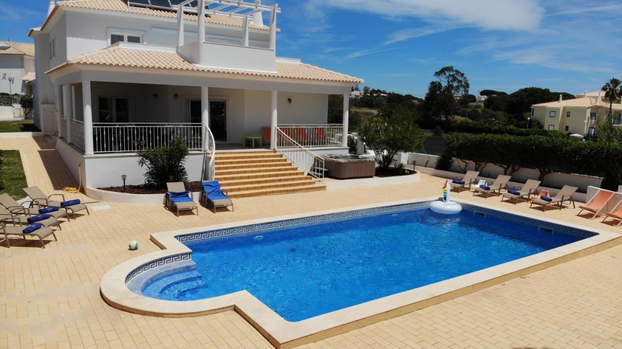 Sunset Villa By Laranjal Rentals Ольос де Агуа Екстериор снимка